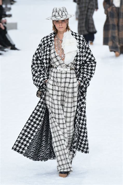 chanel sfilata autunno inverno 2019|Chanel runway fashion.